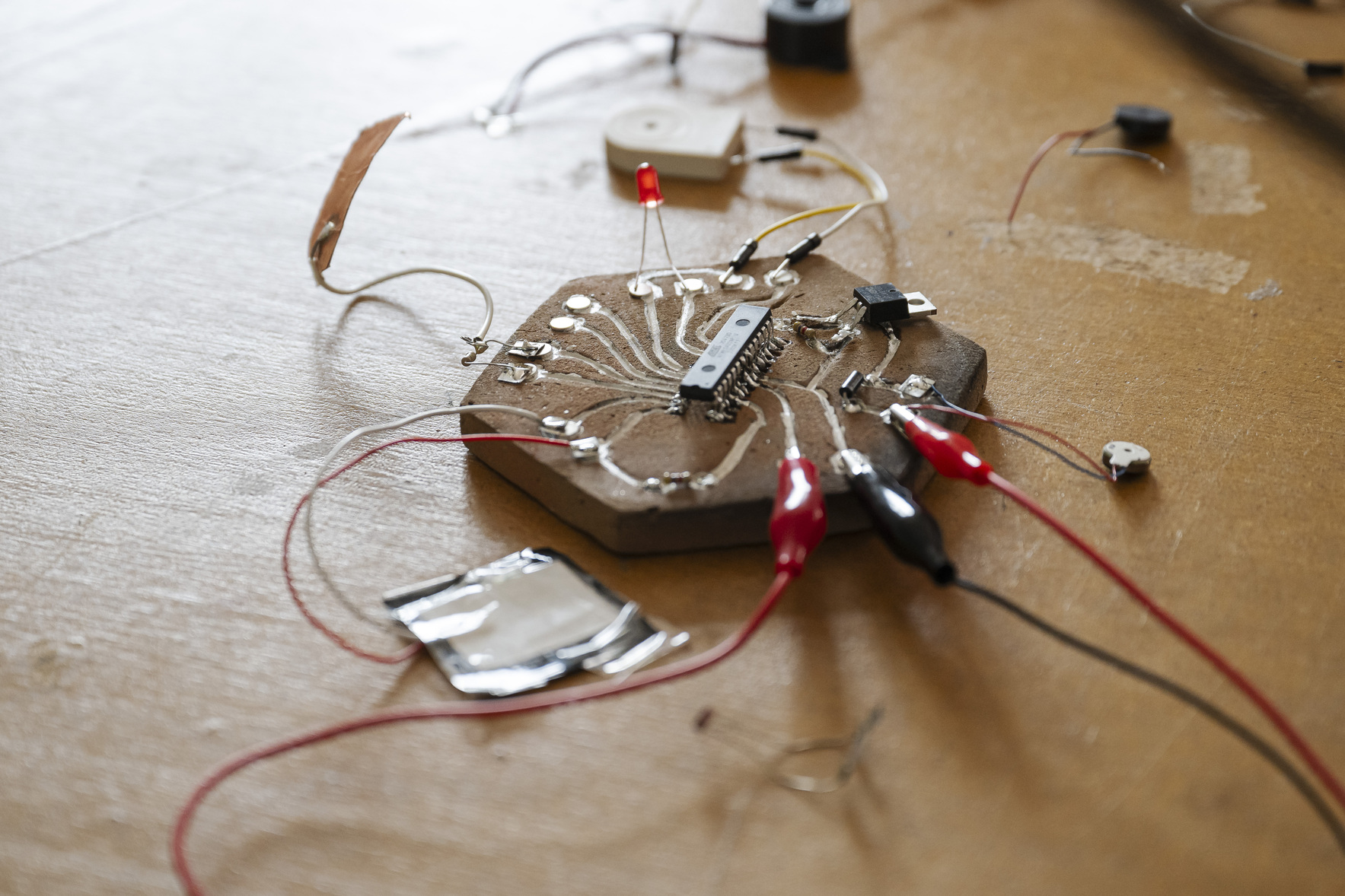 AMRO24 Exhibitions "Clay PCB", by Patrícia J. Reis & Stefanie Wuschitz