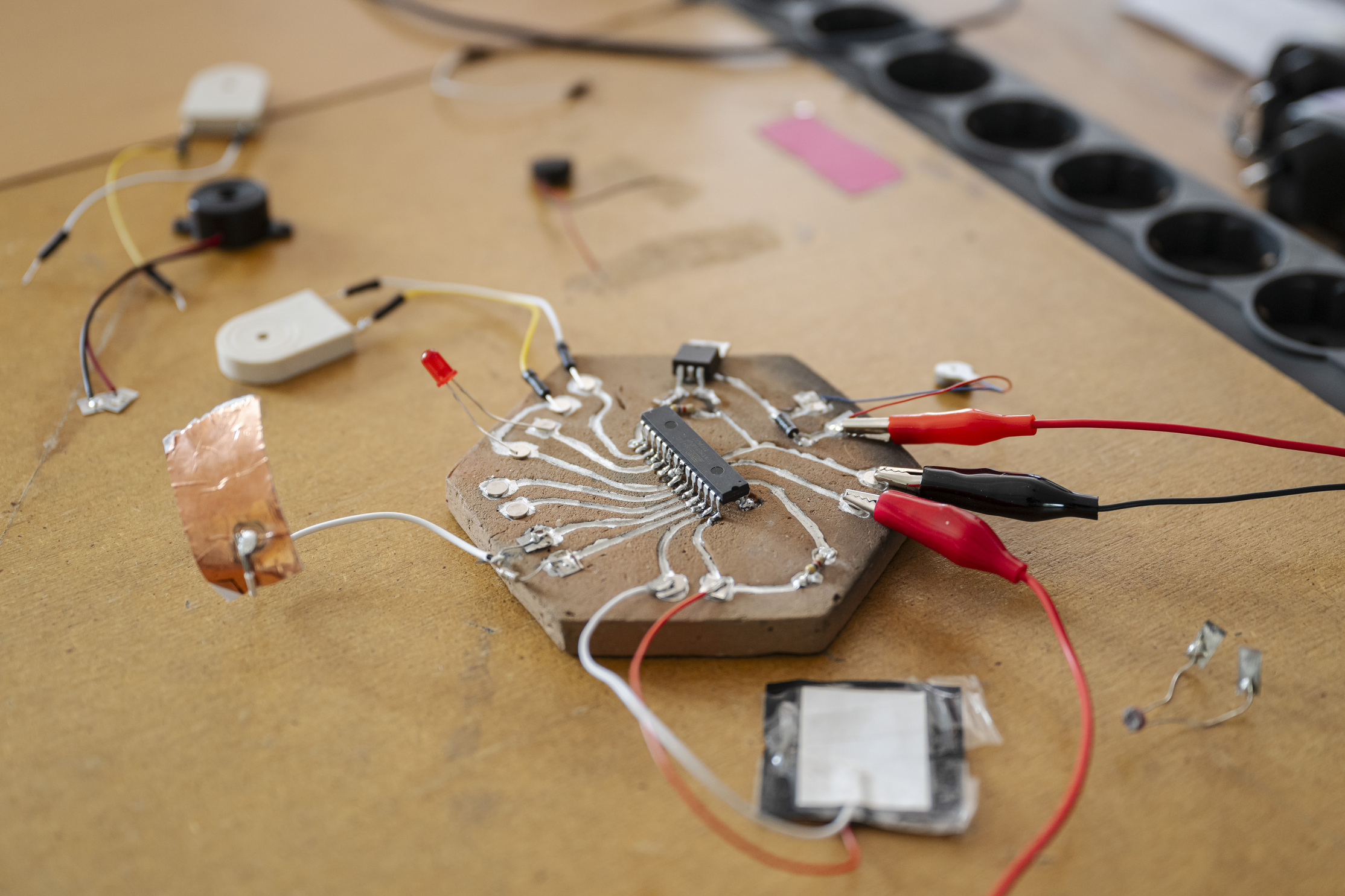 AMRO24 Exhibitions "Clay PCB", by Patrícia J. Reis & Stefanie Wuschitz