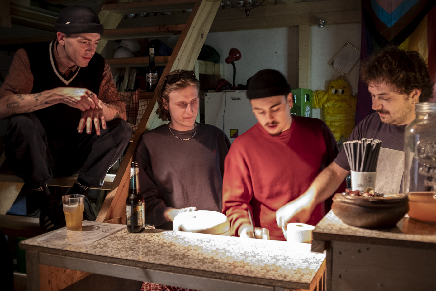 AMRO24 Exhibitions "AMRO Nightline #1 / @DH5", by Martin Gius & Sarah Groff Hennigh-Palermo & David Miller & DH5 Senior*innen Chor