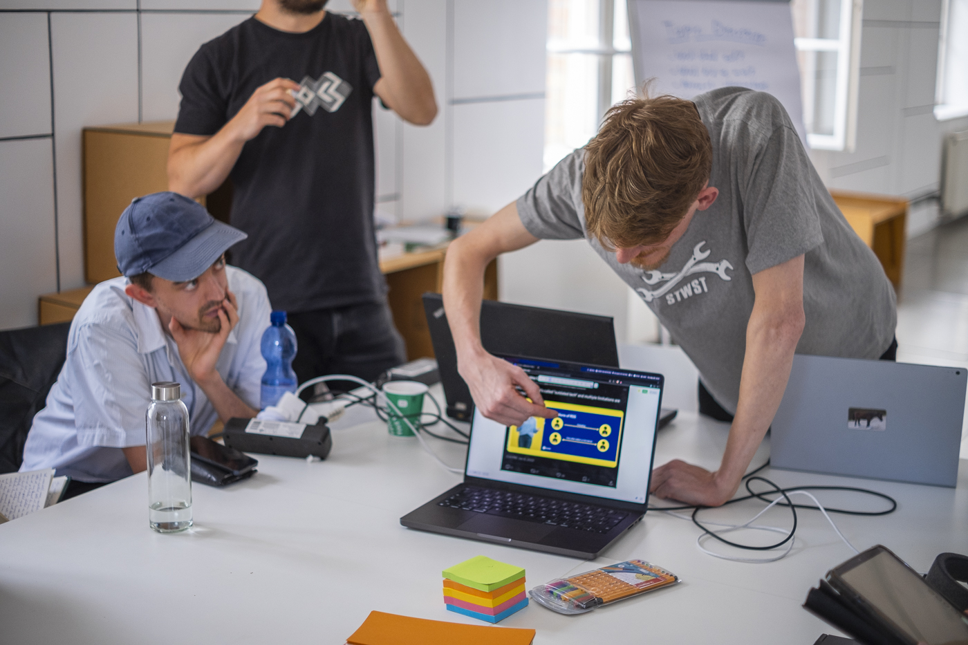 AMRO24 Exhibitions "The internet is dead, long live the internet!", by Christoph Döberl & Patrick Derieg